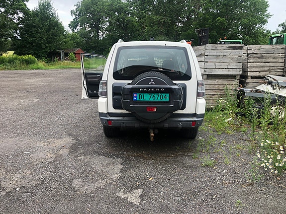 Mitsubishi Pajero 5 of 6