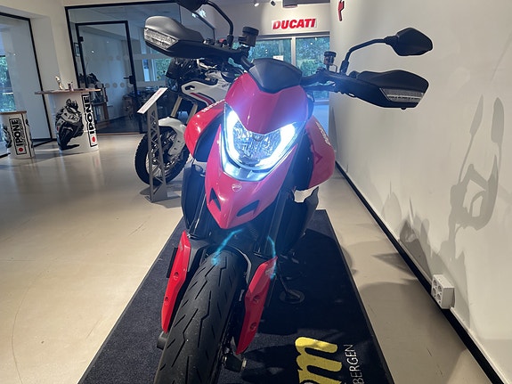 Ducati Hypermotard 950 6 of 15