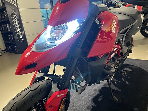 Ducati Hypermotard 950 7 of 15
