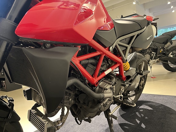 Ducati Hypermotard 950 8 of 15