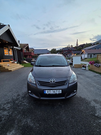 Toyota Verso 2 of 5