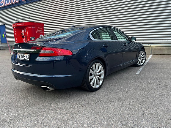 Jaguar XF 12 of 14