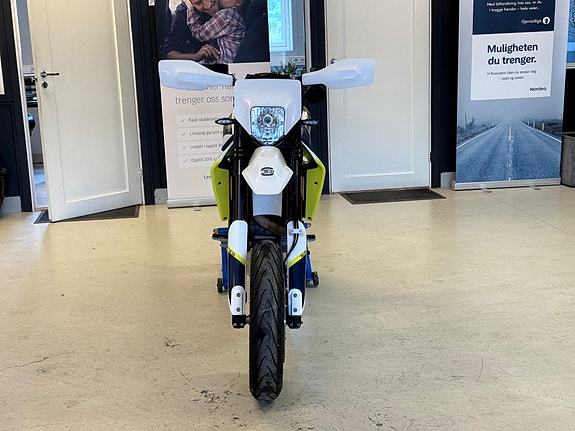 Husqvarna 701 Supermoto 4 of 14