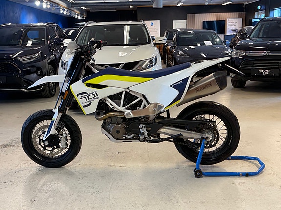 Husqvarna 701 Supermoto 7 of 14