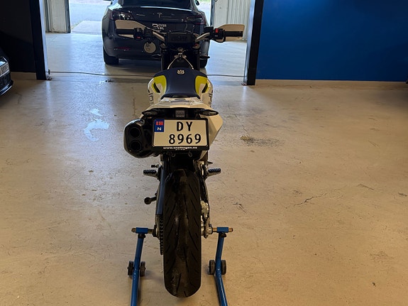 Husqvarna 701 Supermoto 5 of 14