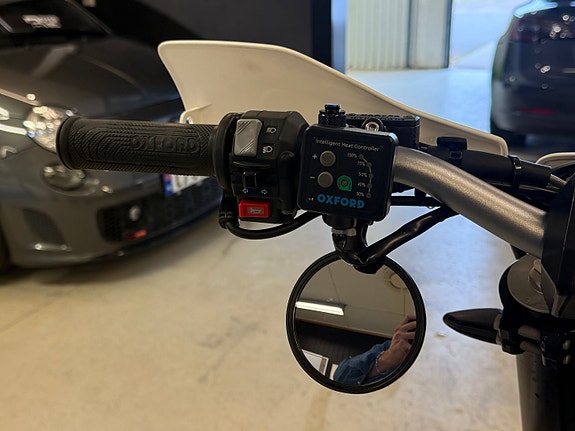 Husqvarna 701 Supermoto 11 of 14