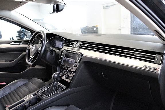 Volkswagen Passat 15 of 30