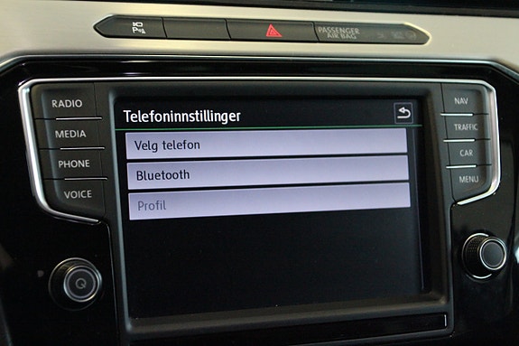 Volkswagen Passat 24 of 30