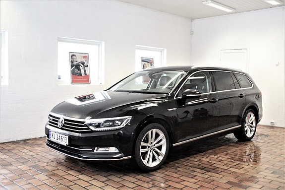 Volkswagen Passat 2 of 30