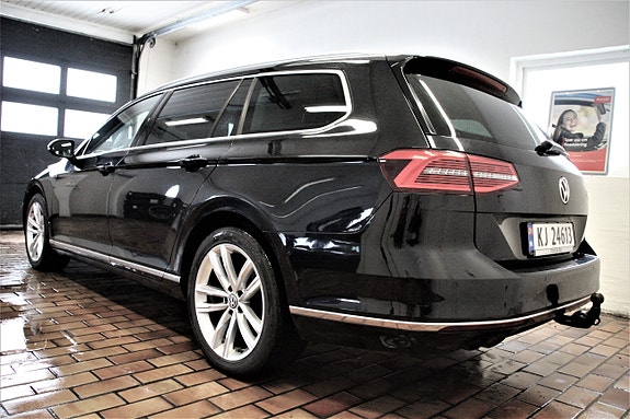 Volkswagen Passat 6 of 30