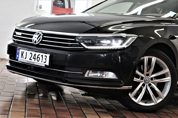 Volkswagen Passat 7 of 30
