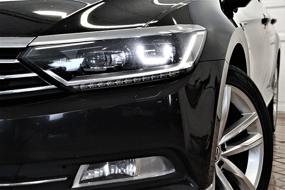 Volkswagen Passat 9 of 30