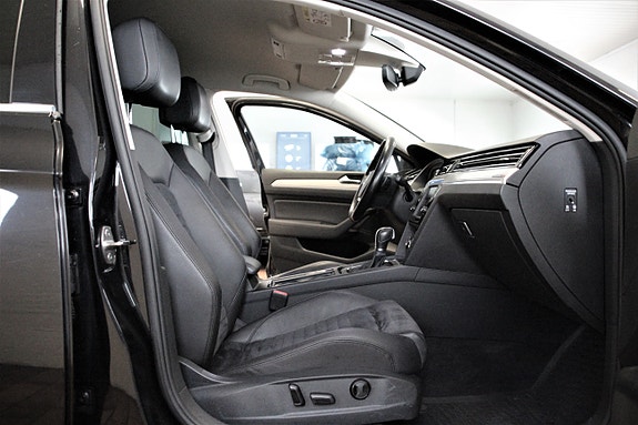 Volkswagen Passat 12 of 30