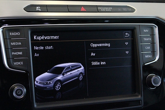 Volkswagen Passat 30 of 30