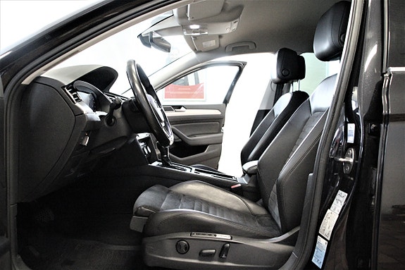 Volkswagen Passat 11 of 30