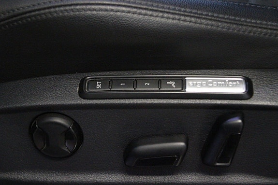 Volkswagen Passat 16 of 30