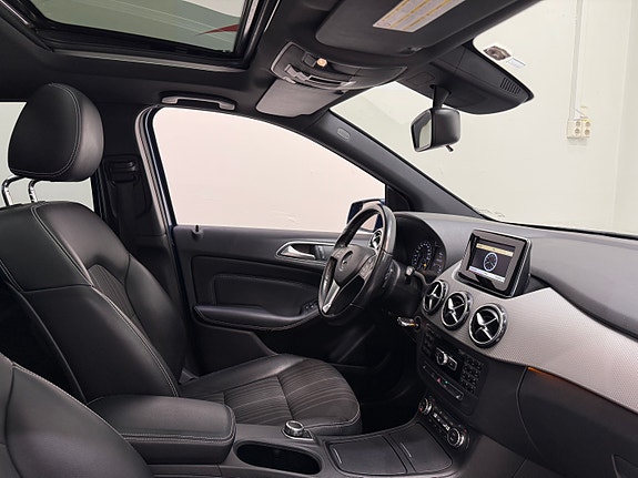 Mercedes-Benz B180 18 of 22