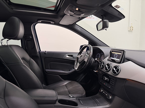 Mercedes-Benz B180 19 of 22