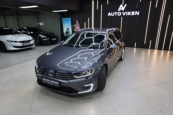 Volkswagen Passat 12 of 30