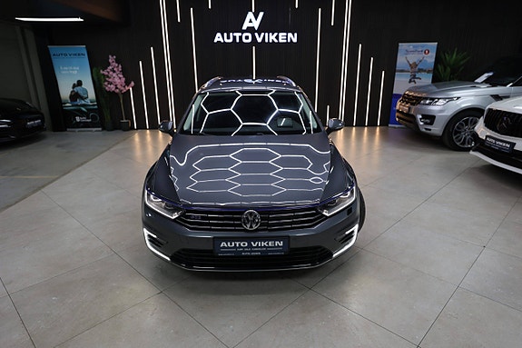 Volkswagen Passat 11 of 30