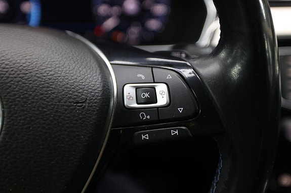 Volkswagen Passat 30 of 30