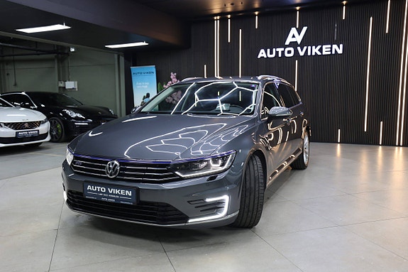 Volkswagen Passat 4 of 30