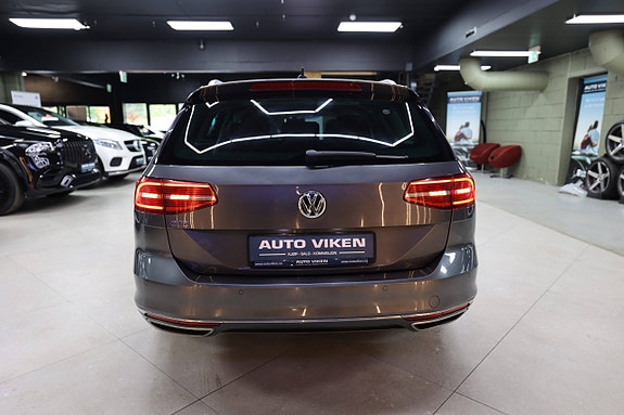 Volkswagen Passat 7 of 30