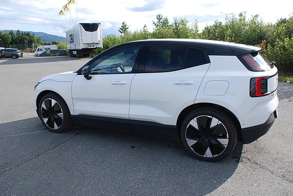 Volvo EX30 6 of 24