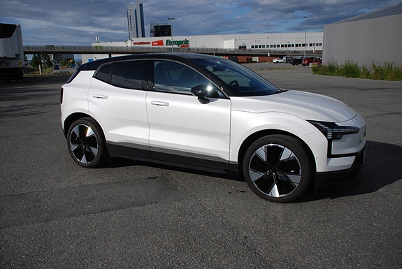 Volvo EX30 4 of 24