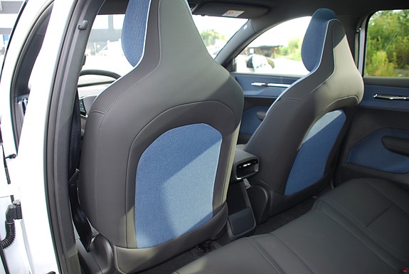 Volvo EX30 17 of 24
