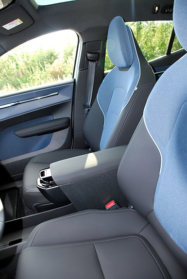 Volvo EX30 11 of 24