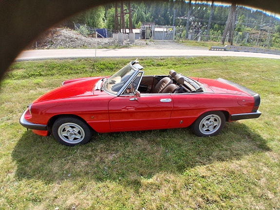 Alfa Romeo Spider 3 of 30