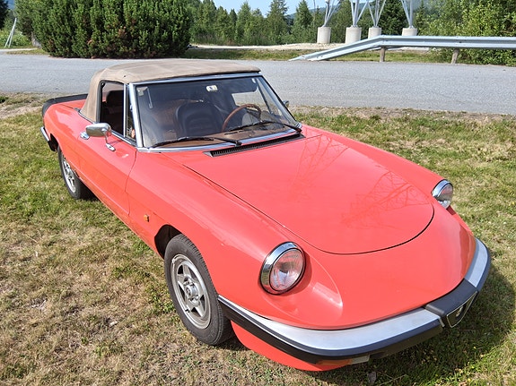 Alfa Romeo Spider 16 of 30