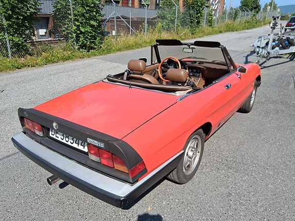 Alfa Romeo Spider 18 of 30