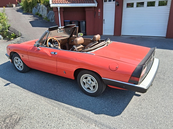 Alfa Romeo Spider 2 of 30