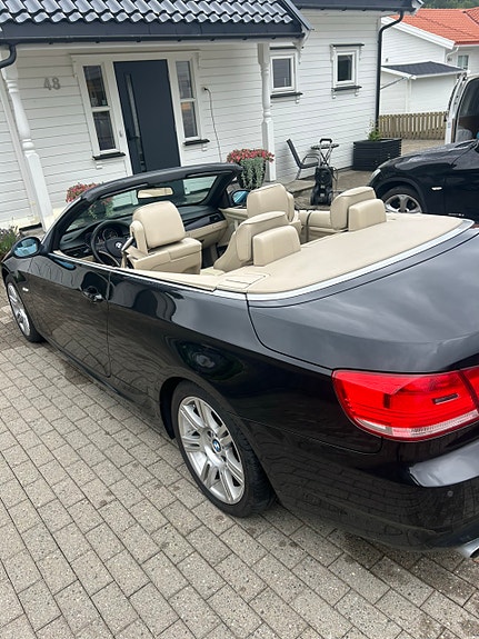 BMW 320i 6 of 6