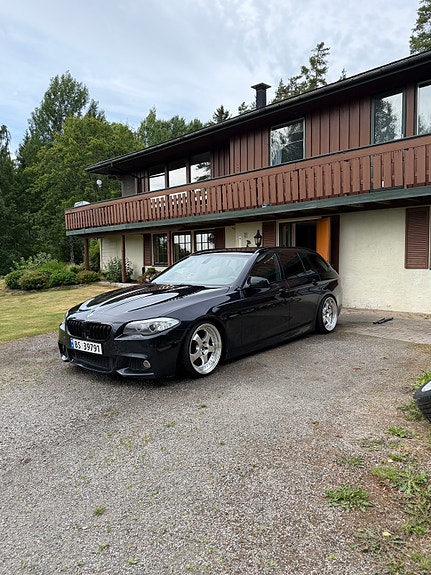 BMW 520d 2 of 16