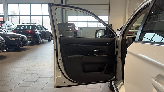 Mitsubishi Outlander 11 of 30