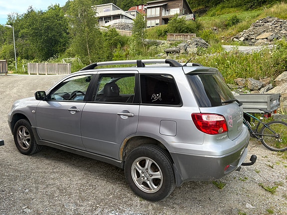 Mitsubishi Outlander 4 of 10