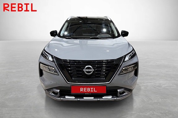 Nissan X-Trail 2 of 5