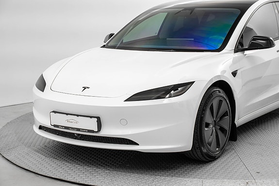 Tesla Model 3 2 of 5