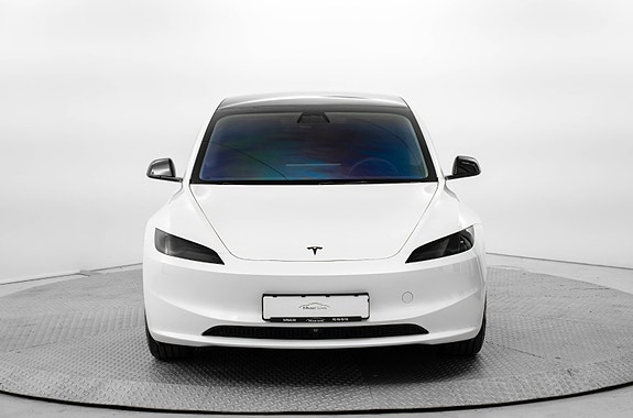Tesla Model 3 3 of 5