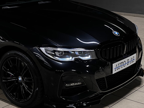 BMW 330e 12 of 30