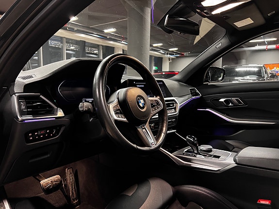 BMW 330e 15 of 30