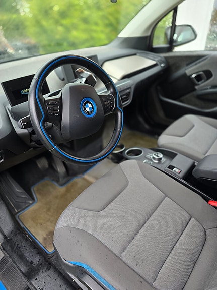 BMW i3 9 of 12