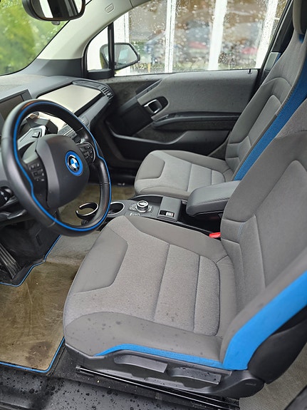 BMW i3 8 of 12