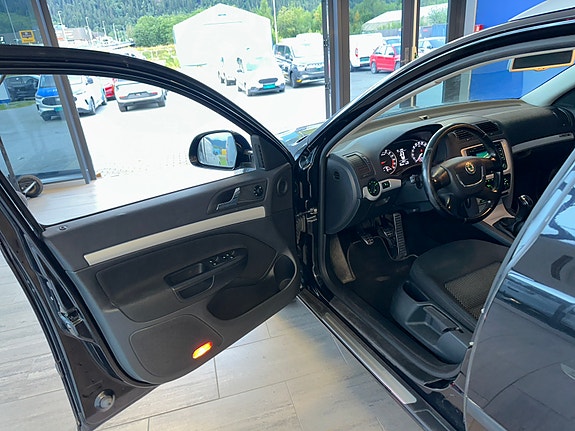 Skoda Octavia 17 of 29