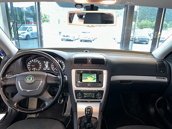 Skoda Octavia 19 of 29