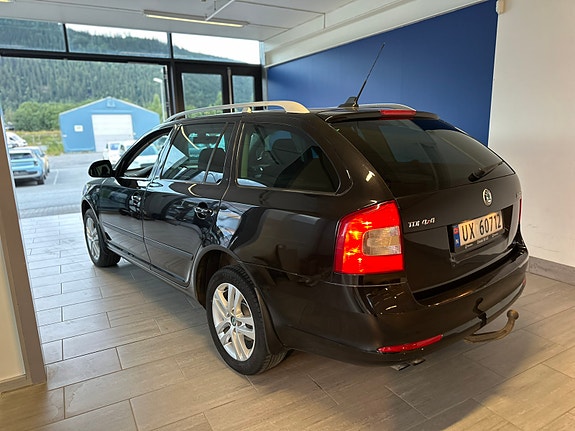 Skoda Octavia 10 of 29