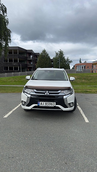 Mitsubishi Outlander 2 of 12